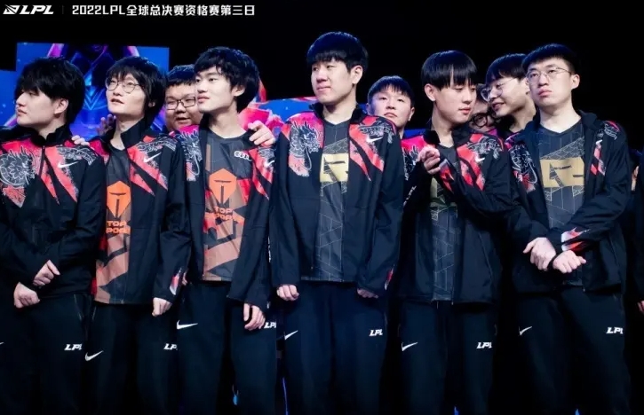 多场硬仗中 多场硬仗中