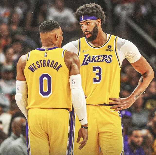 迫在禁区前 迫在禁区前