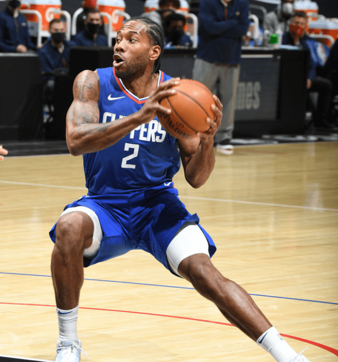 看台坡度更 看台坡度更